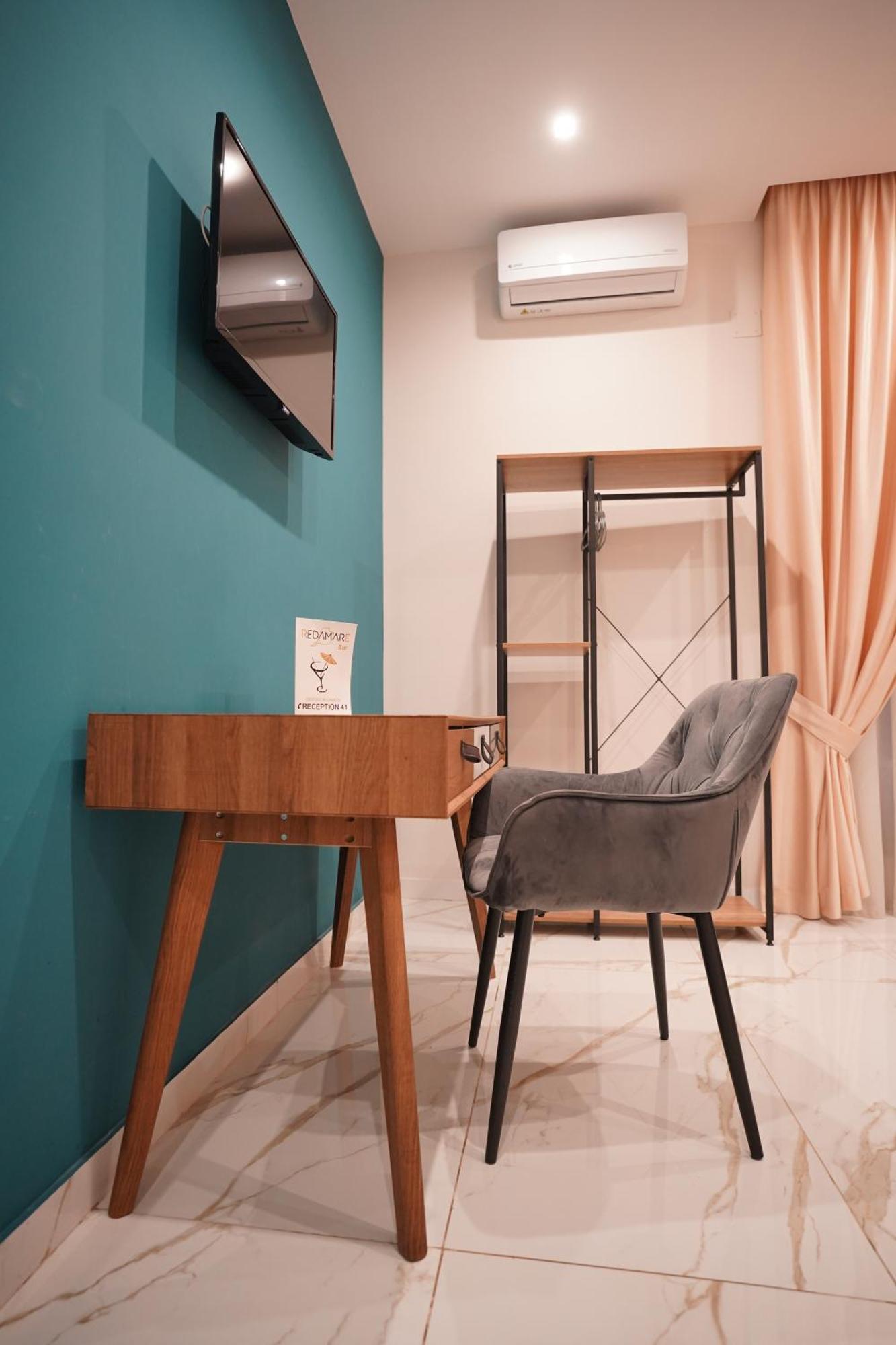 Redamare Hotel